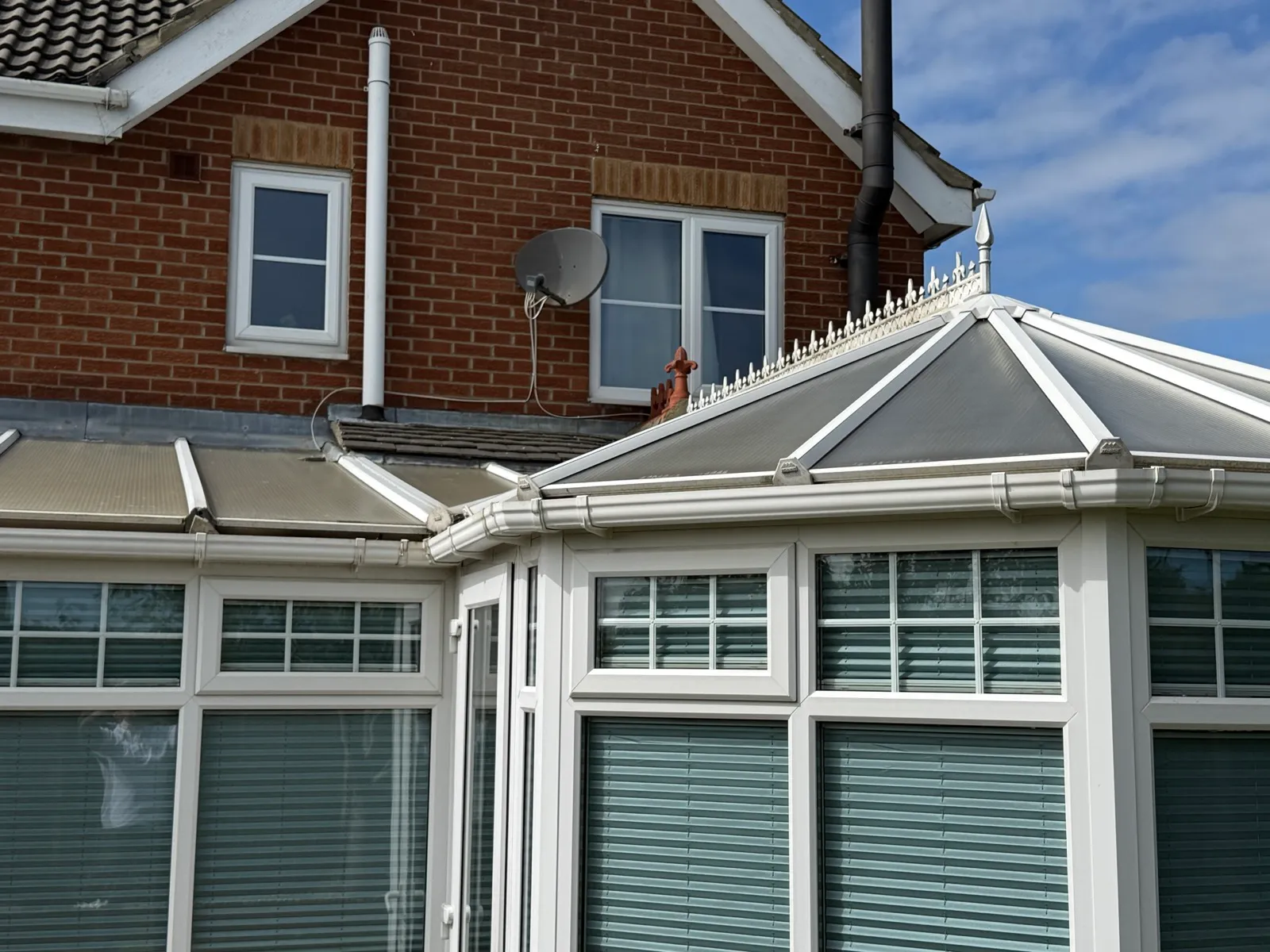 Junction between the original conservatory roof sections.